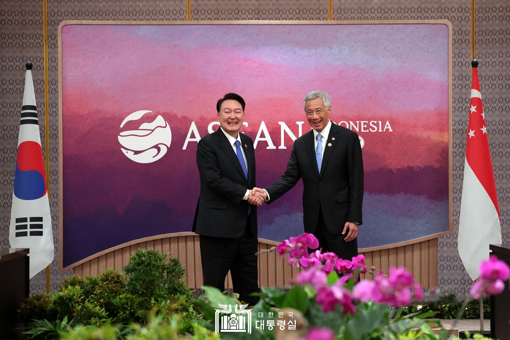 윤석열 대통령, 싱가포르 총리와 첫 정상회담 개최