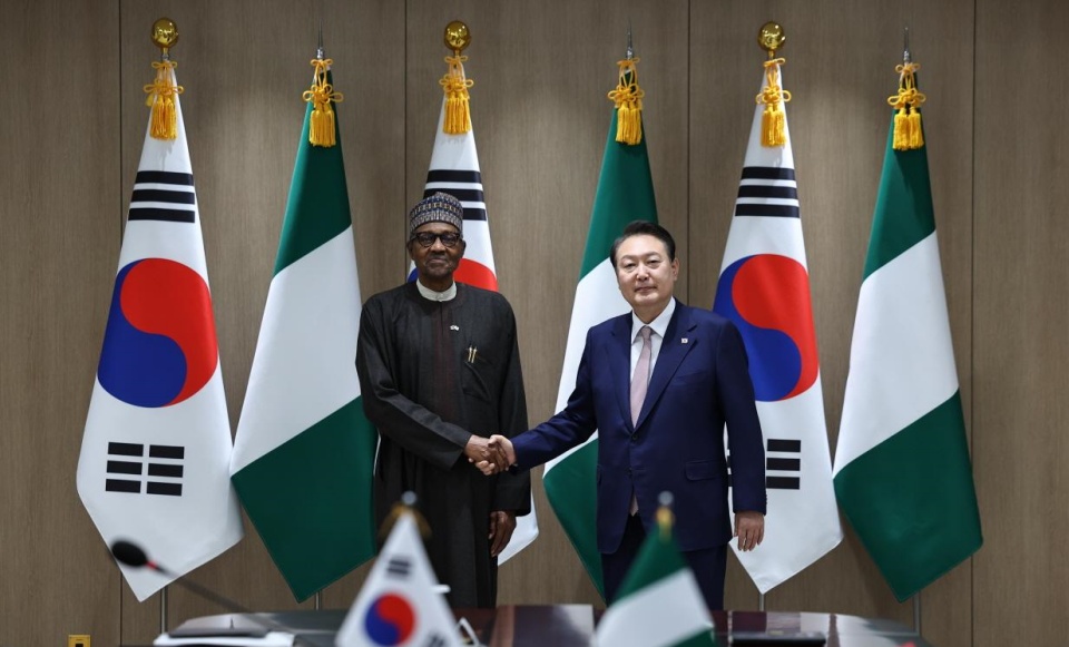 President Yoon hosts summit talks with Nigerian leader