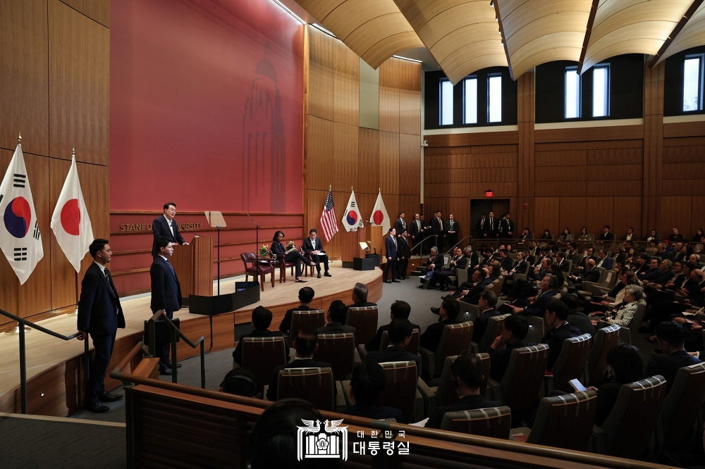 운석열 대통령, 기시다 후미오 일본 총리와 좌담회 개최