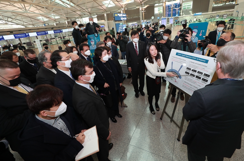 Diplomatic Corps in ROK Invited to Watch Quarantine Procedures before Departure and upon Arrival at Incheon International Airport Regarding COVID-19 