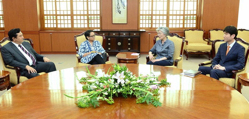 Minister of Foreign Affairs Meets with Minister for Foreign Affairs of Indonesia 