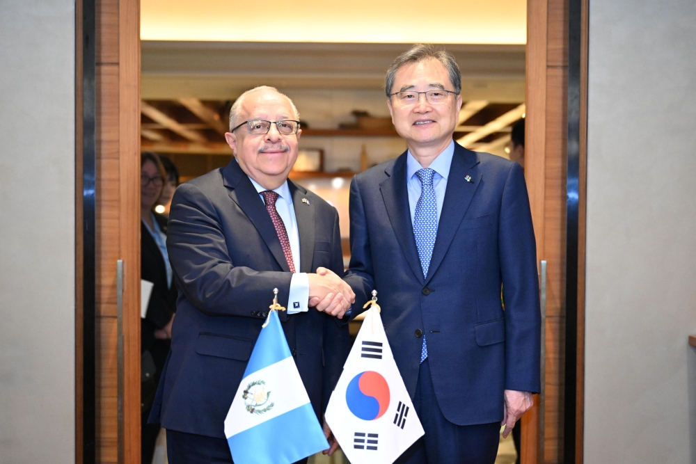 한-과테말라 외교장관 조찬면담