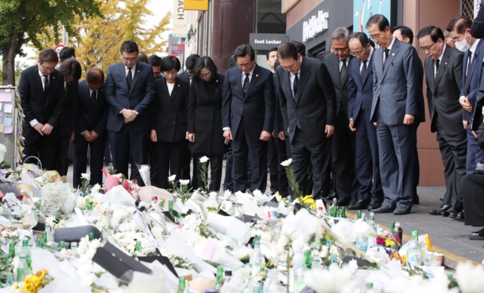 President offers aid for 26 foreign nat'ls who died in 'Itaewon incident'