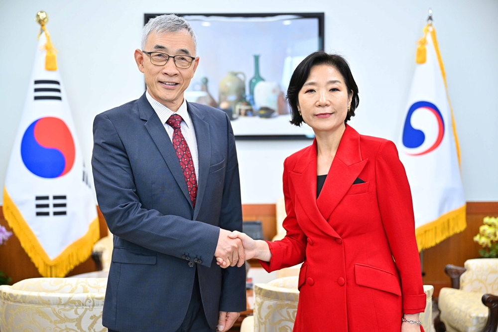 Vice Minister of Foreign Affairs Oh Youngju Meets with UNESCO Deputy Director-General (July 25)