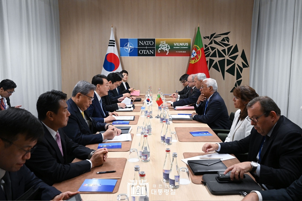 윤석열 대통령, 포르투갈 총리와 약식회담