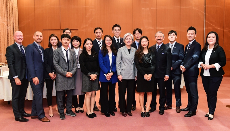 ROK-US MOU on Renewal of WEST Program and Working Holiday Program and Expansion of Other Reciprocal Exchange Opportunities Signed 