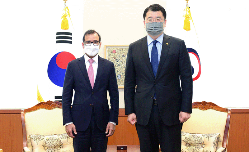Vice Minister of Foreign Affairs Choi Jong Kun Meets with Outgoing Saudi Arabian Ambassador to Korea