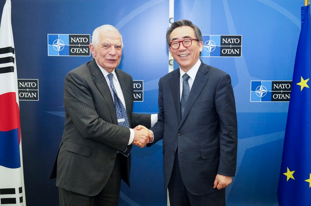 https://www.mofa.go.kr/www/brd/m_4080/view.do?seq=374851&page=1