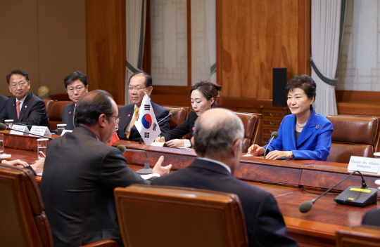 박근혜 대통령, 올랑드 대통령과 한·프랑스 정상회담 박근혜 대통령, 올랑드 대통령과 한·프랑스 정상회담
